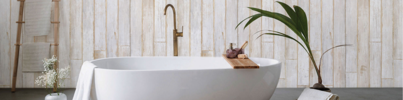 Bathroom cladding with wood effect.